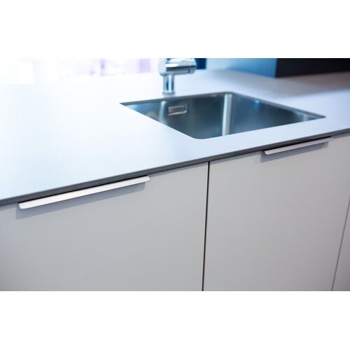 Curve Edge Pull, 32mm, Brushed Stainless Steel